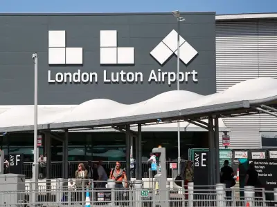 Luton Airport Free Bus Travel: Show Boarding Pass for Free Rides