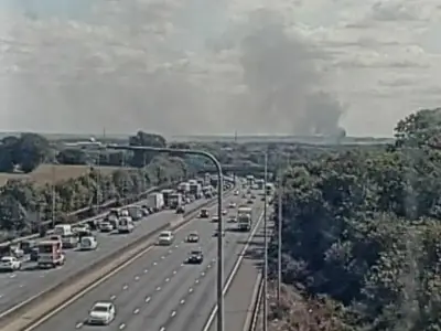 M25 closed both ways due to commercial fire explosion risk
