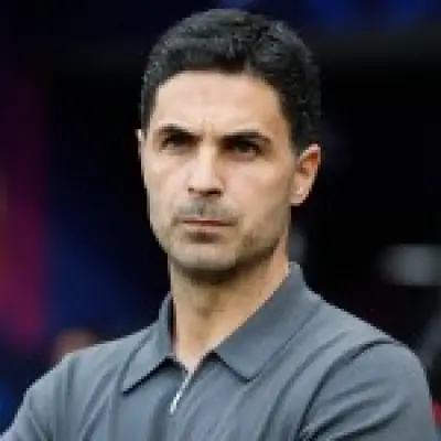 Mikel Arteta urged to sell Arsenal star after Man Utd transfer approach: 'Needs to move'