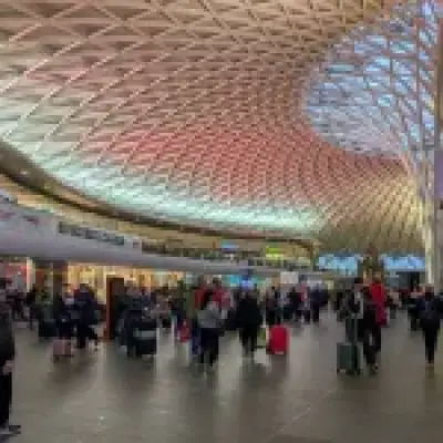 Rail chaos: 'Do not travel' warning as overhead wires fail