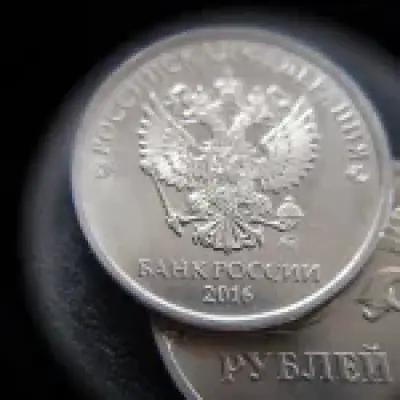 Russians Pull Billions from Banks Amid Fears Putin Will Raid Savings for War