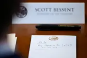 Bessent's Notepad Reveals US Plan to Buy $5-10bn Yen