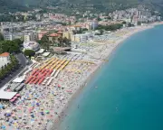 Italian nuns fight to keep beach club from public tender