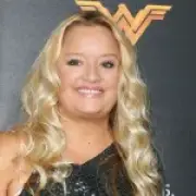 Jenna Fischer leads support for Lucy Davis after terminal cancer news