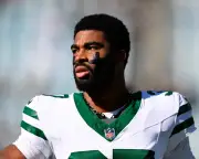 Jets' Stiggers hospitalized after collapsing in practice