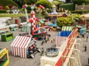 London's 702 bus to Bekonscot Model Village – kids travel free