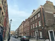 London's Fournier Street: Georgian Time Capsule Amid Skyscrapers