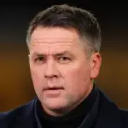 Michael Owen: Arsenal title 'set in stone', Man Utd out of top four