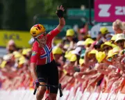 Sigrid Haugset stuns Tour de France Femmes with solo stage win and yellow jersey