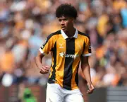 Socceroo Herrington's dream Hull debut stuns Man United