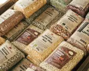 UK bean sales surge 7.3% as shoppers swap meat for legumes