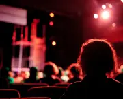 UK cinemas consider banning Meta smart glasses over piracy fears