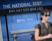 US National Debt Surpasses $35 Trillion as Republicans Clash Over Spending