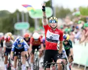 Wiebes wins Tour of Britain Women stage four as Le Court keeps lead