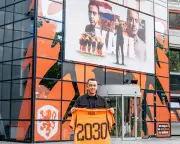 Xavi starts Netherlands role with Cruyff-inspired vision
