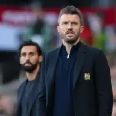 Carrick explains Mainoo substitution booed by Man Utd fans