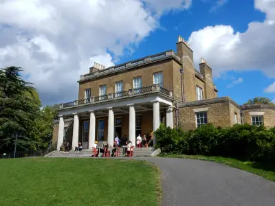 Fink's at Clissold House: Playful Park Cafe in Grade II Listed Building