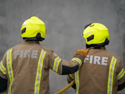 Finsbury Park fire: 60 firefighters battle Seven Sisters Road blaze