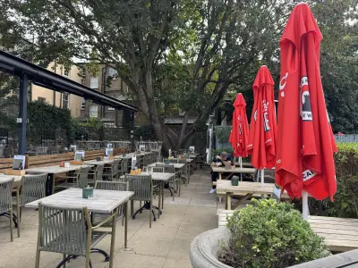 Greenwich's Gipsy Moth: Historic Pub with Massive Beer Garden
