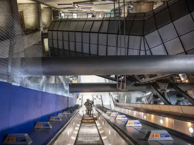 How Westminster Tube station was built without toppling Big Ben