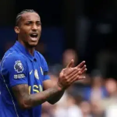 Joao Pedro out for 3.5 weeks with knee ligament injury