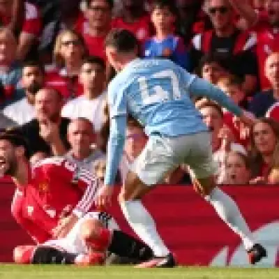 Keane slams Fernandes over Foden red card in Manchester derby