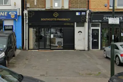 Man who attacked three in Sidcup pharmacy given community order