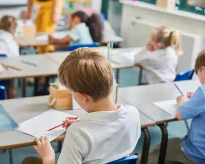 NSW to enforce classroom screen limits from 2028
