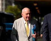 Alan Jones trial: Athlete recounts alleged kiss, 'in disbelief'