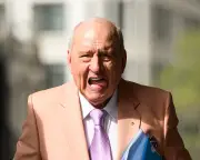 Alan Jones trial: friend denies witnessing assault, admits loyalty texts
