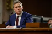 Army Secretary Resigns After Clashes with Hegseth