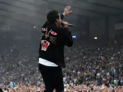 Beyoncé dances at Jay-Z's London gig, fans spot her in crowd