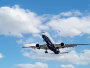 Heathrow third runway would overshoot UK climate targets, report finds