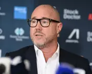 Luke Sayers apologises to ex-wife as lewd photo defamation case settles