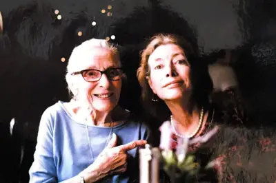 Dementia Patient's £9k Rings Stolen, Replaced with Plastic at Kent Care Home