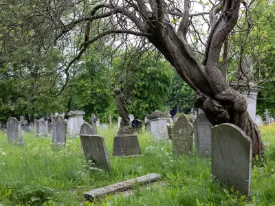 Kensal Green Cemetery: Spooky Victorian Catacombs and Famous Graves