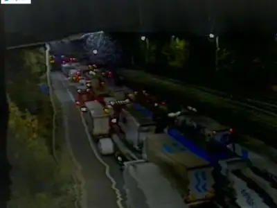 M25 closed both ways near St Albans due to police incident
