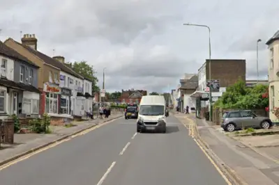 Man dies after falling from roof in Swanley High Street