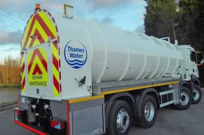 South-east London water outage: multiple leaks cause flooding