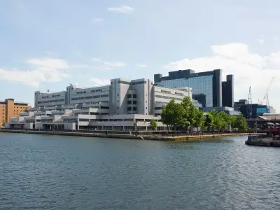 Tower Hamlets buys Canary Wharf offices for 180 homeless flats