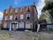 Mitcham pub owners defend car storage at Burn Bullock site