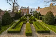 Ridley Scott's Former Hampstead Mansion Still Unsold After Six Months
