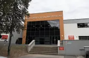 Sutton Leisure Centre Urges Swimmers to Keep Costumes On After Complaints